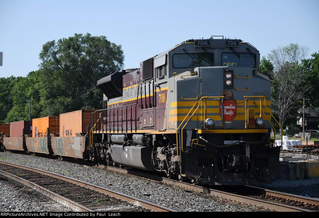 DPU on eastbound intermodal